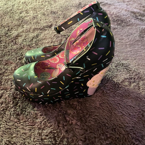 IRON FIST Cupcake Sprinkles Wedges - Picture 3 of 8